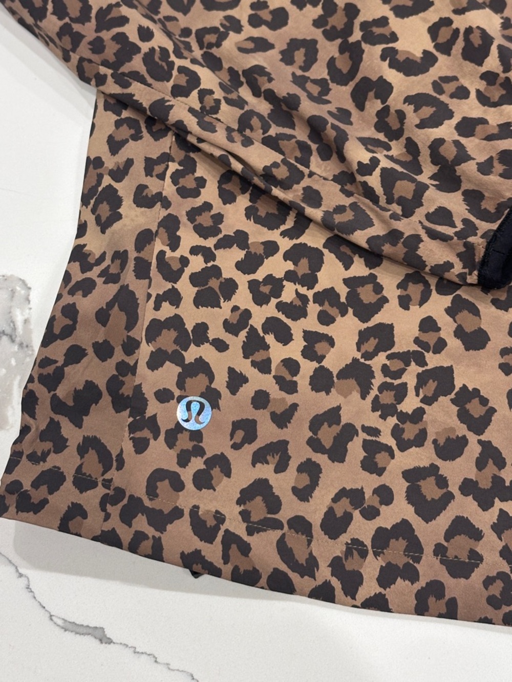 LULULEMON Multi Pocket Running Anorak Jacket Cheetah True Leopard Sz Small NWT - Picture 13 of 15
